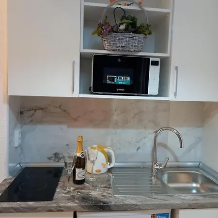 Prskalo 3* Makarska