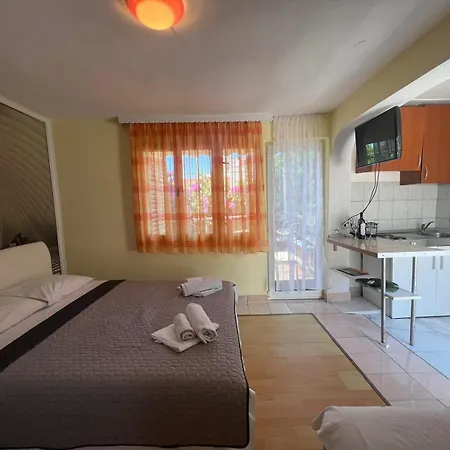 Prskalo 3* Makarska